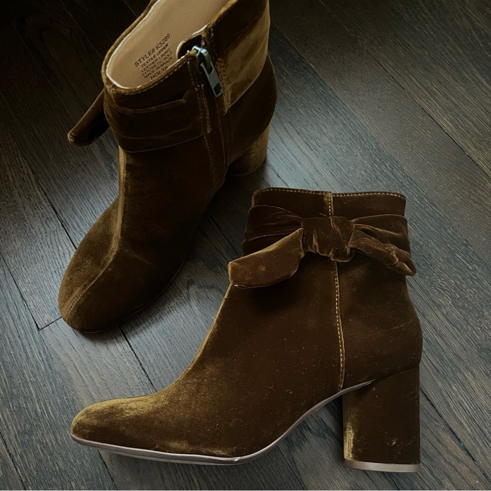 Madewell Esme Bow Boot in Velvet - Picture 3 of 9
